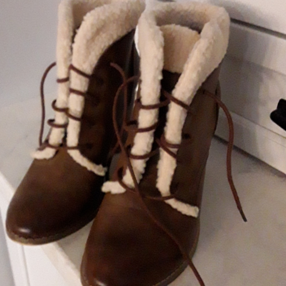 Women's fashion boots